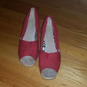 Toms open toe wedges
